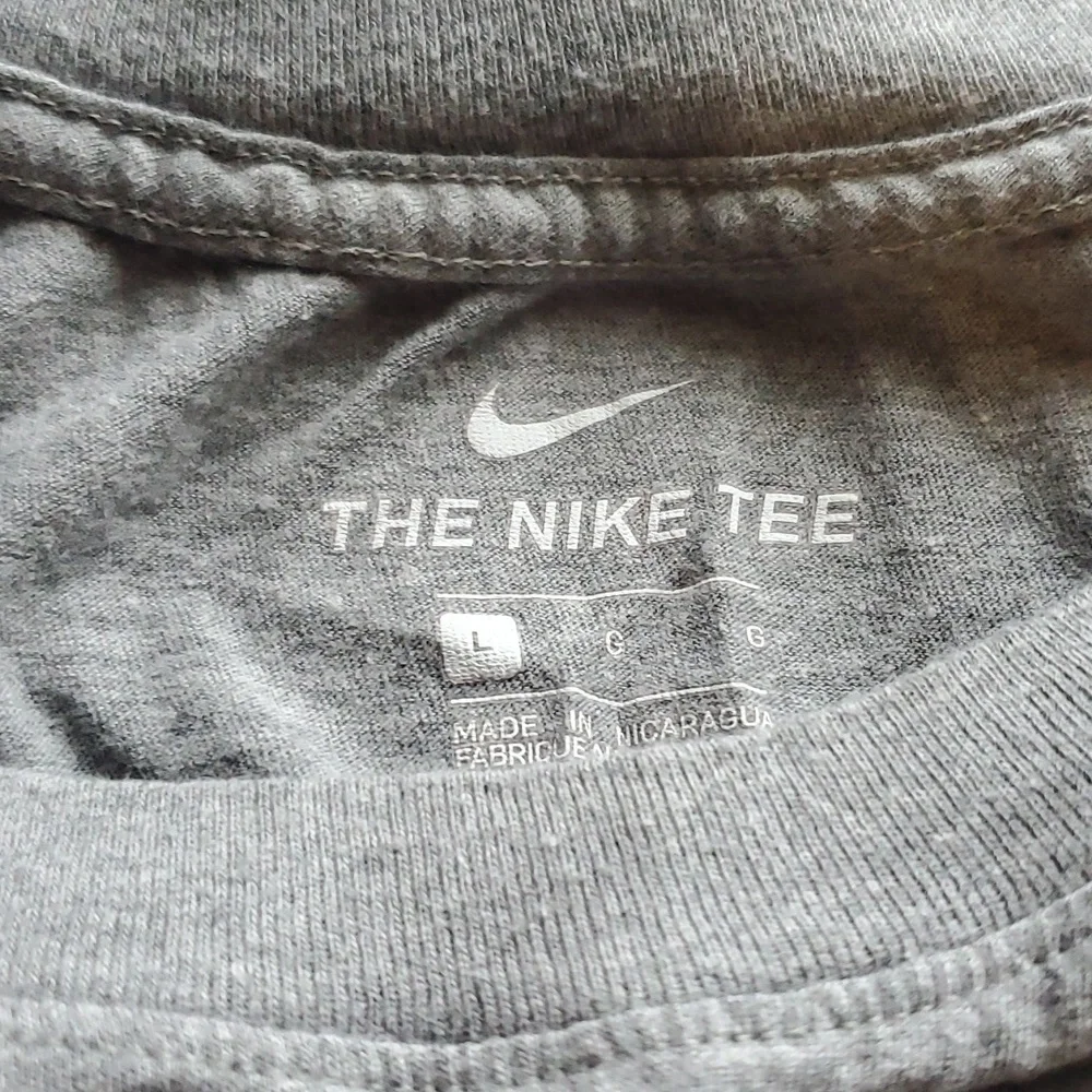 Nike t-shirt - Picture 2 of 4
